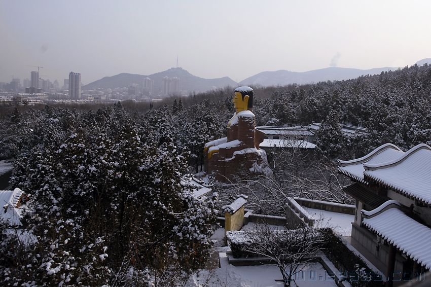 雪后的千佛山  摄影 谈道玉.jpg