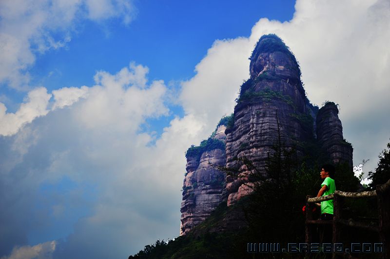 登飞来峰.jpg