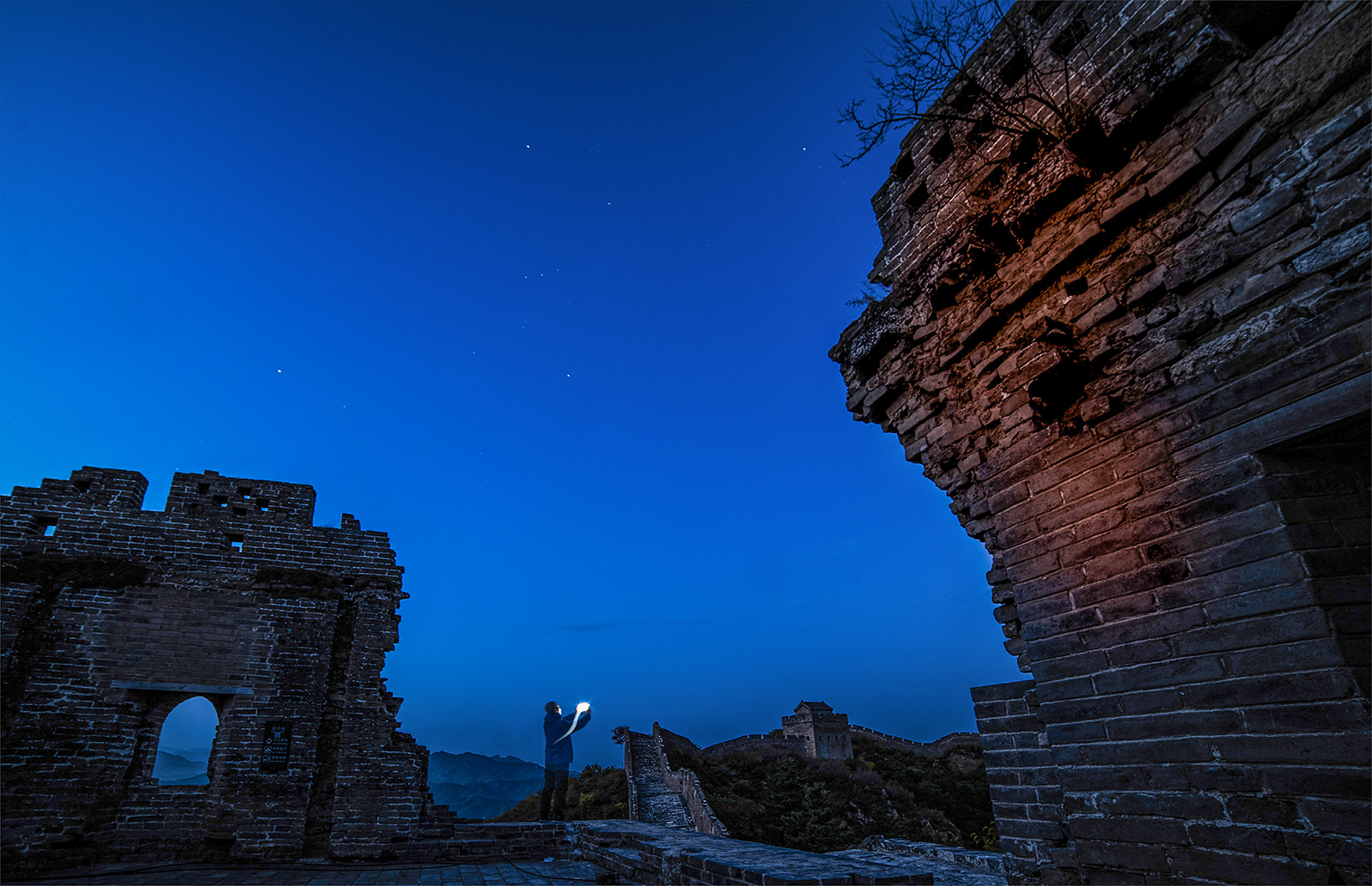 《金山岭晨星》