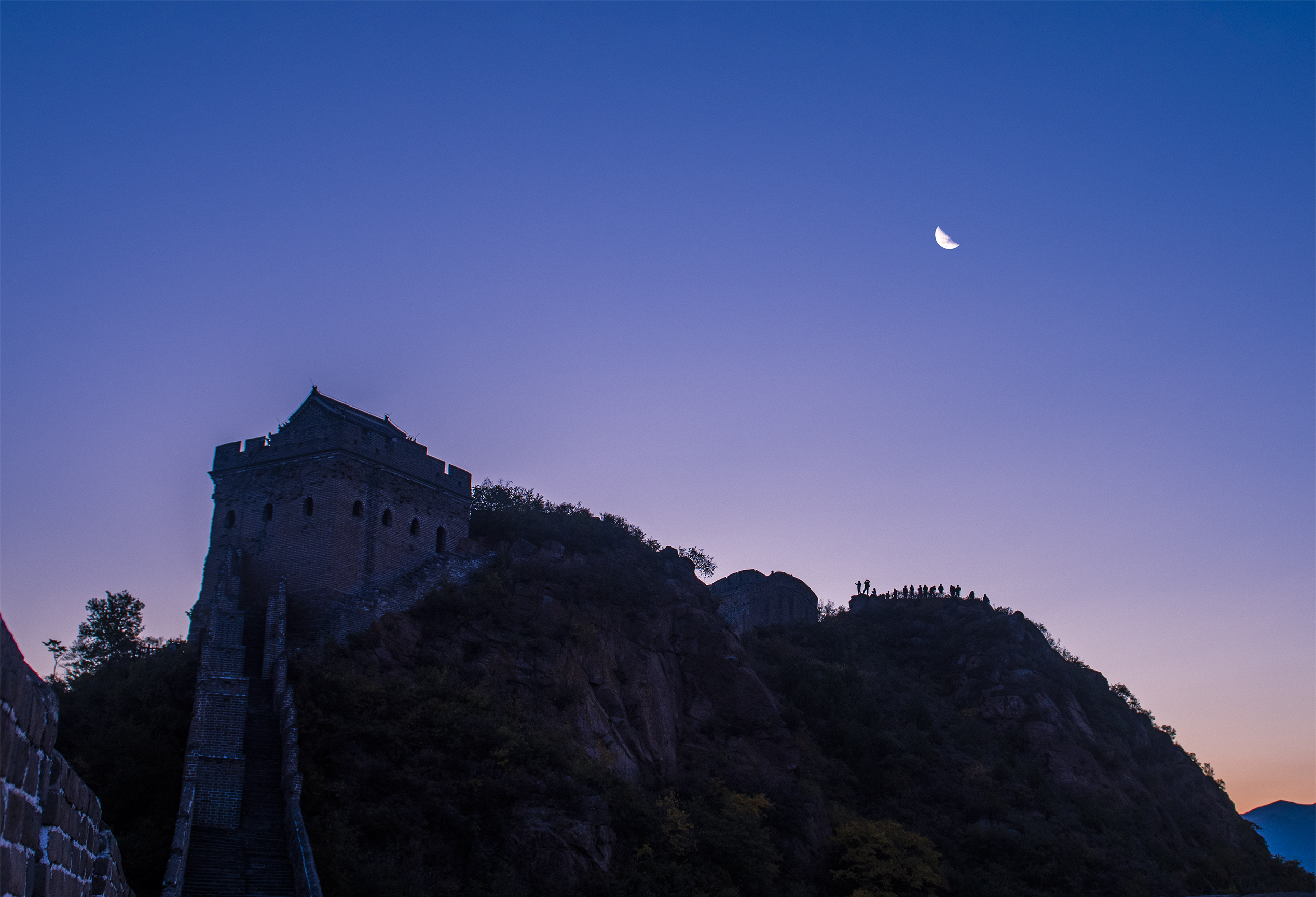 《拂晓残月》