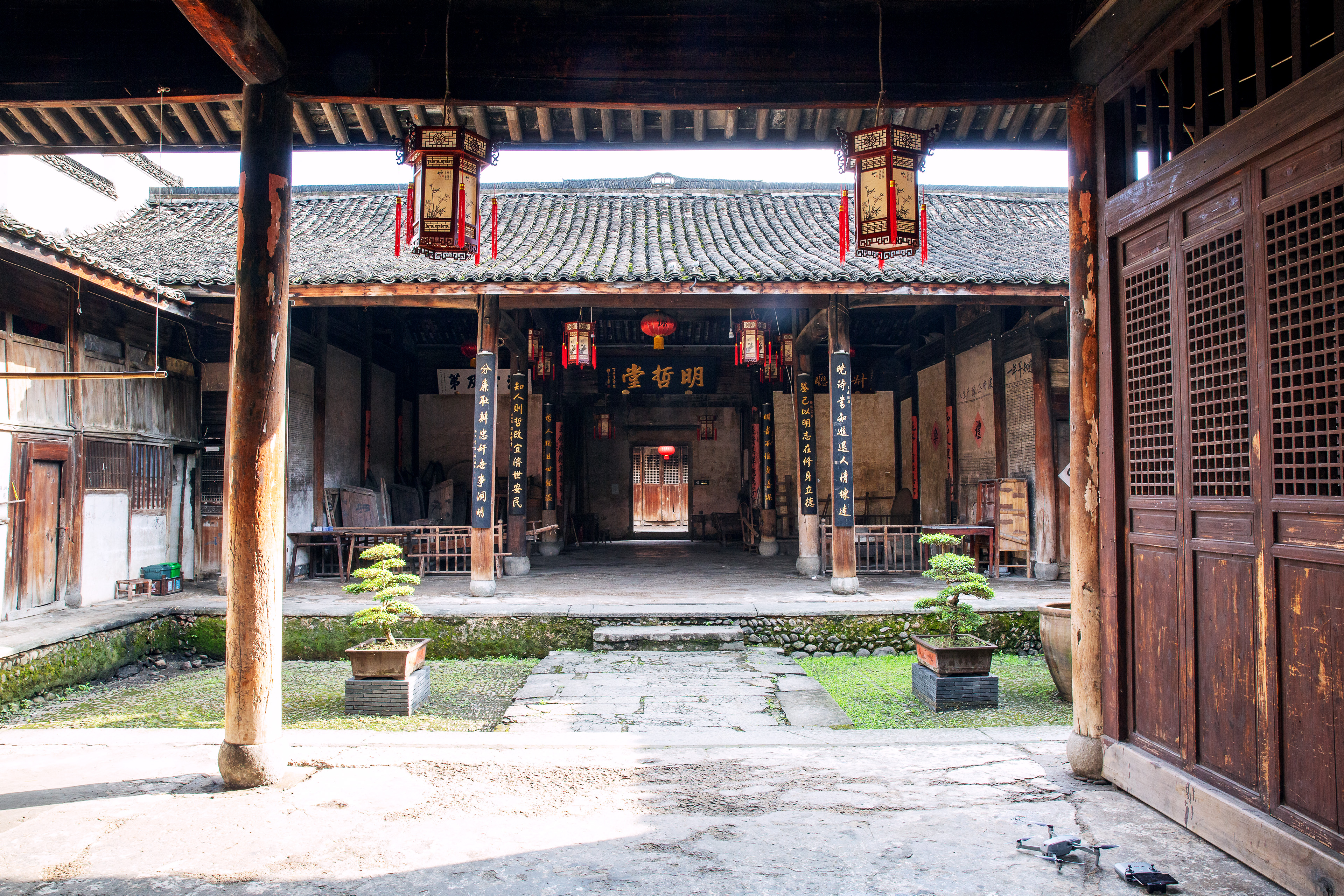 _J8A2650 2 《龙门古民居》  作者  王振庆.jpg