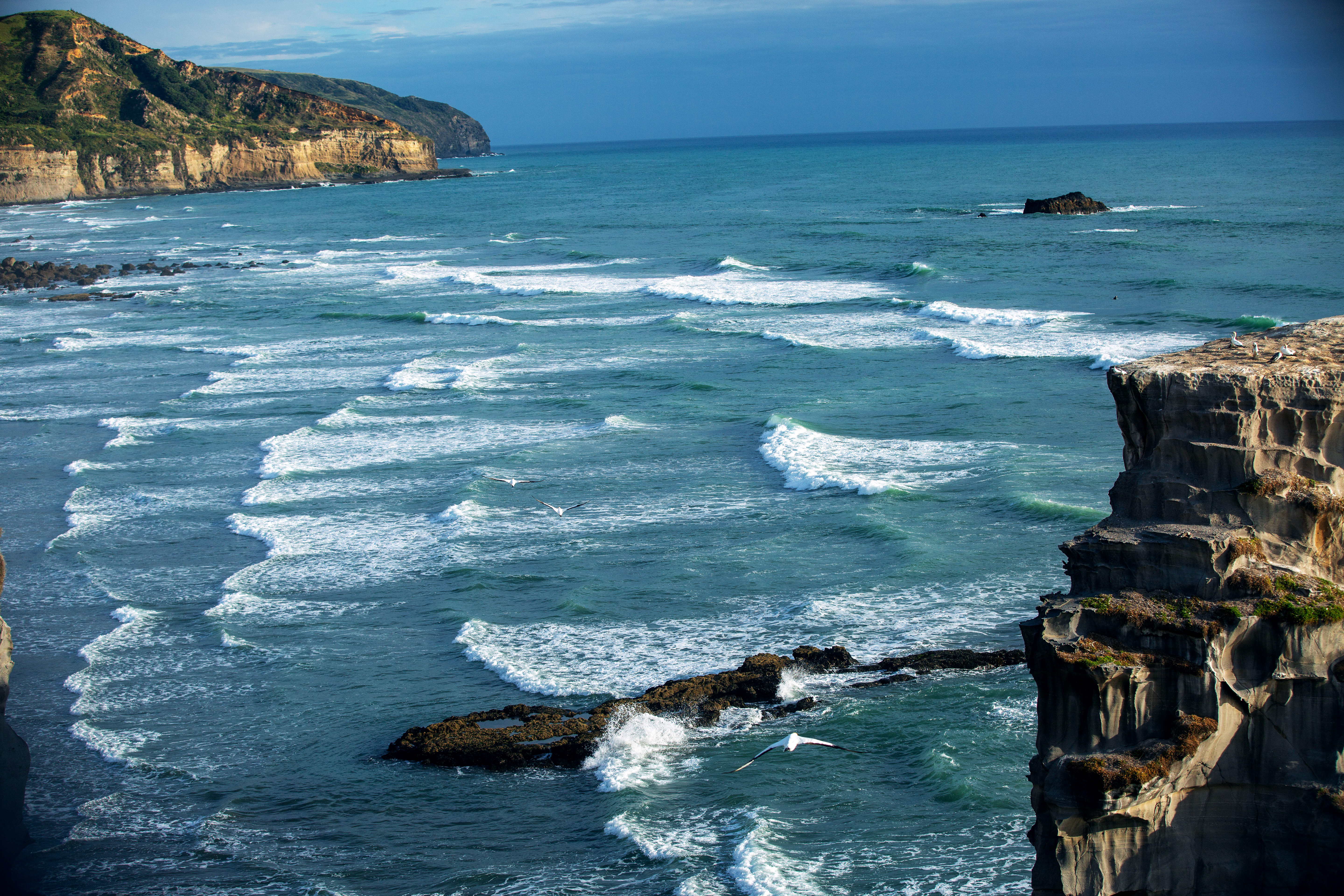 _J8A2010 1 《对角线上的潮汐》  作者  王振庆.jpg