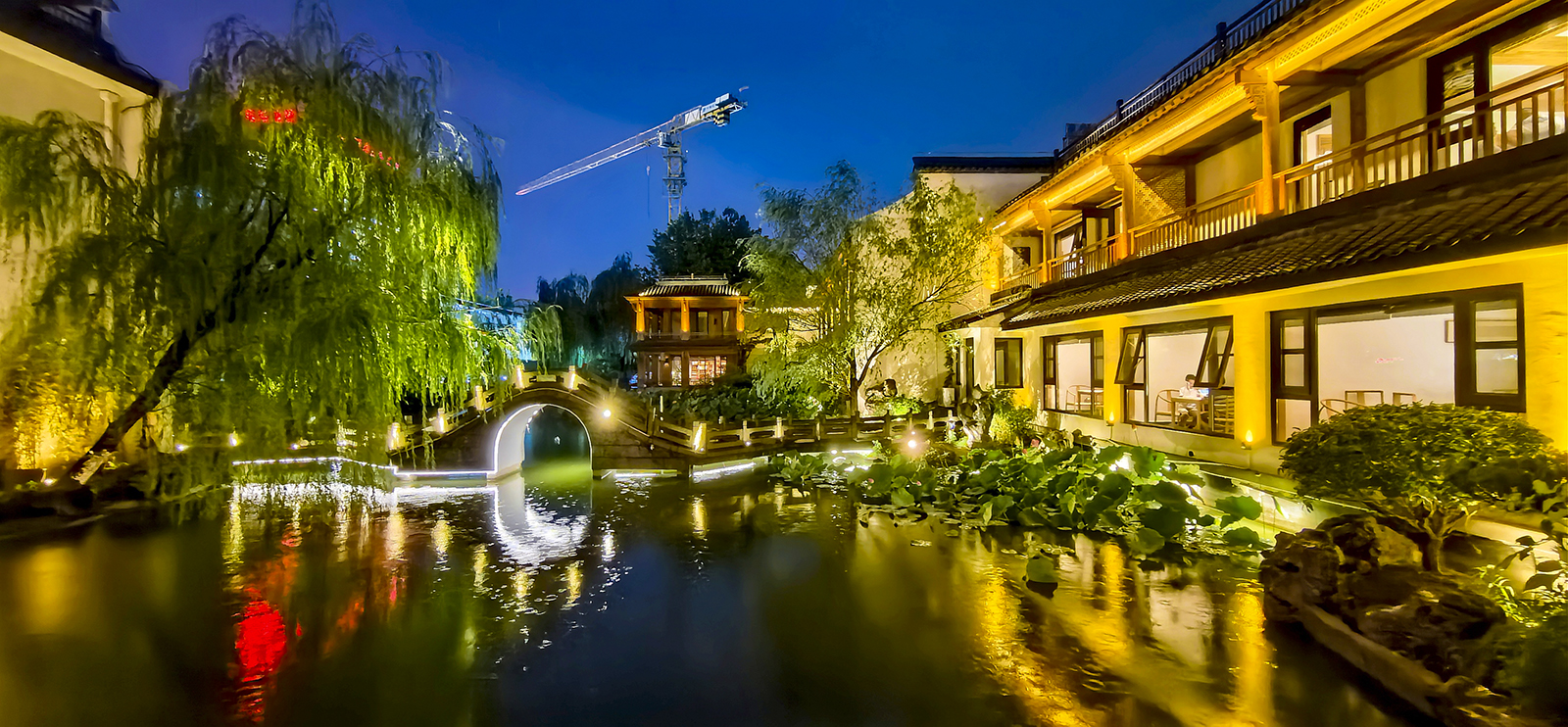 夜色舜庐：拱桥流水的光影新章