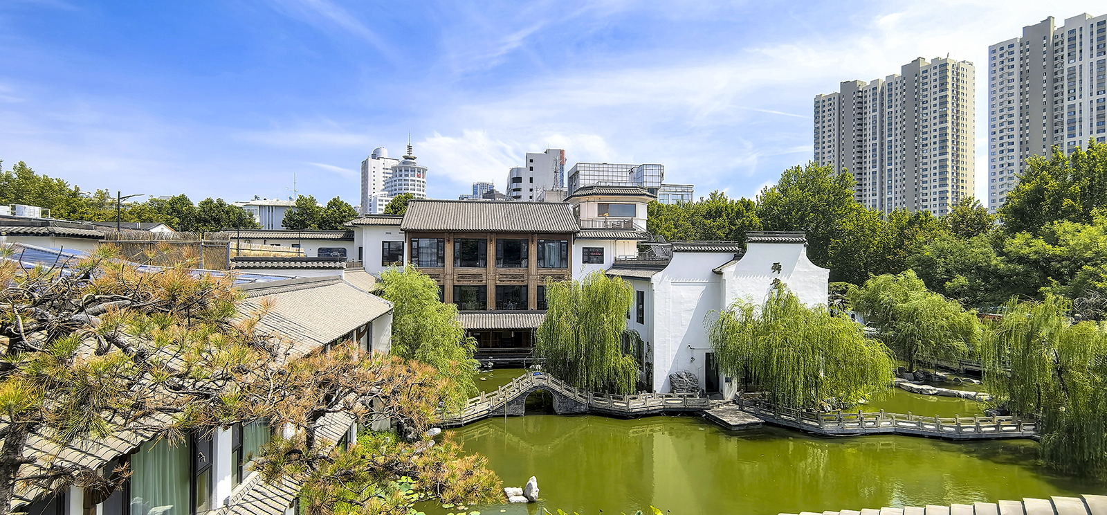 舜庐观城：传统建筑与都市天际的对话