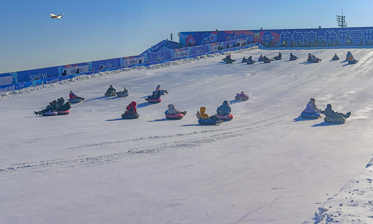 快乐雪世界  孙家勇摄于梭鱼湾 13840868026_调整大小.jpg