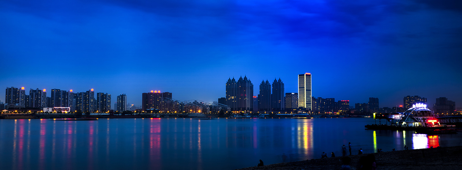 IMG_3076江滩.jpg