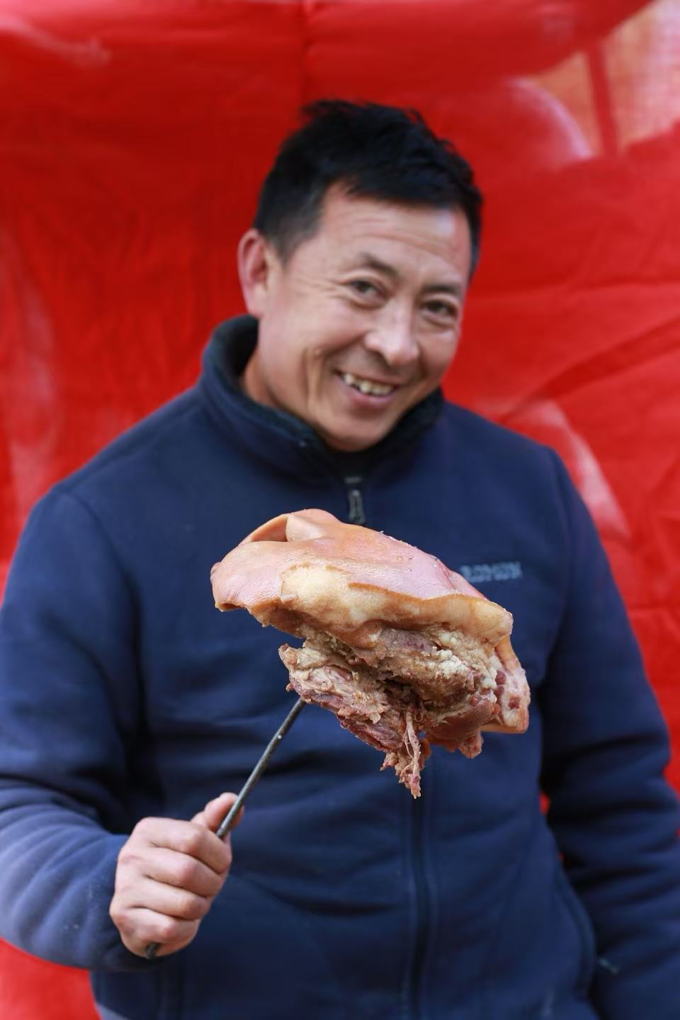 卖熟肉的中年男人