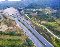 [原创]高速公路进山峦