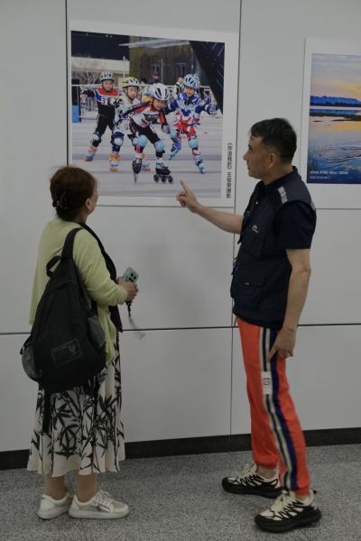 “华山四季”摄影展走进济南地铁4号线8