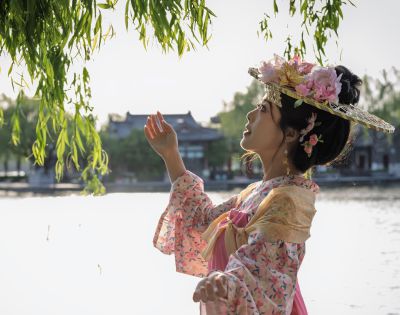 大明湖倩影