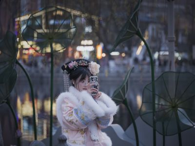 百花洲畔自拍女孩