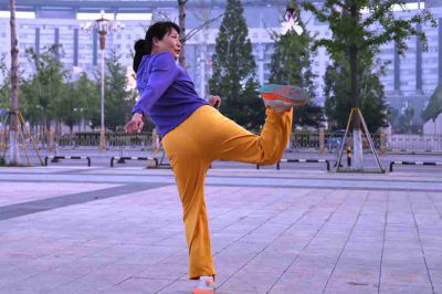 踢毽子——13