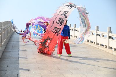 祥龙舞起来