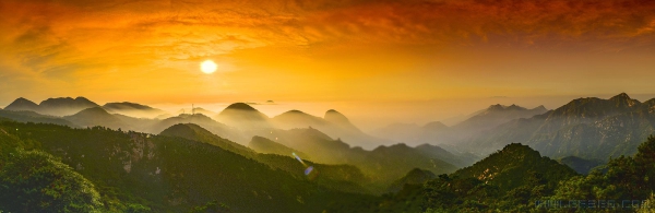 《香山日出》