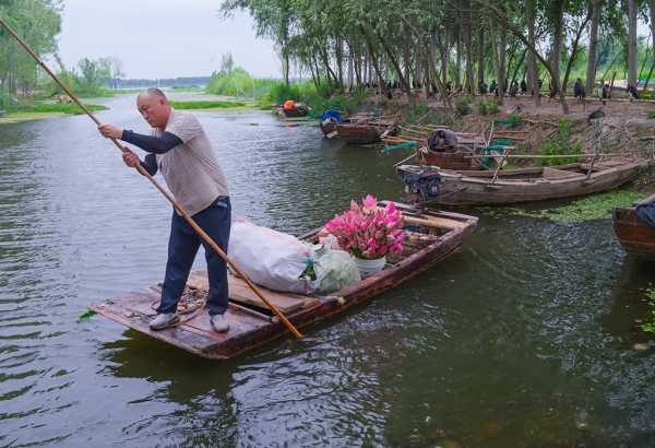 湖上卖花人