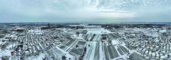 《雪浴微山岛》