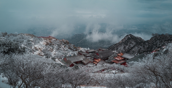 天造神池-泰山