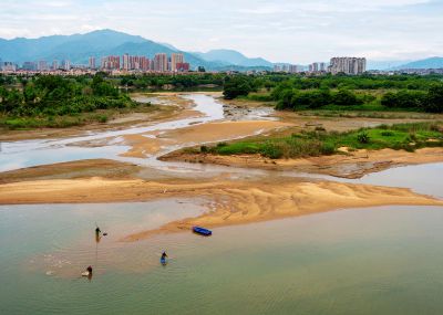 远山近水皆画卷，新城旧渔共晨昏
