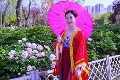 赏花女1