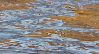 《浅滩水纹织沙洲》