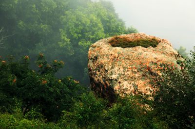 《翠谷灵石》