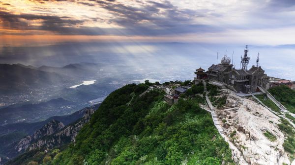 登高望远（祝贺东方摄影网升级成功）