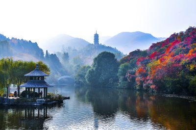 亦真亦幻红叶谷