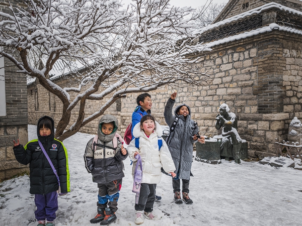 少儿踏雪