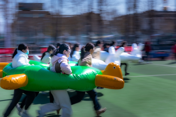 三八趣味运动会--兔龟赛跑