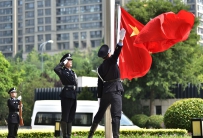 庆祝第二个中国人民警察节。向全市人民警察致敬！