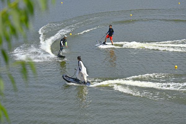 水上滑板