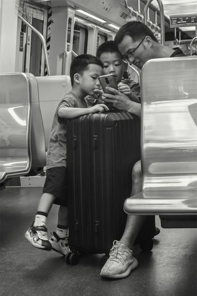 旅途中的父子仨