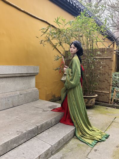 檐下听禪