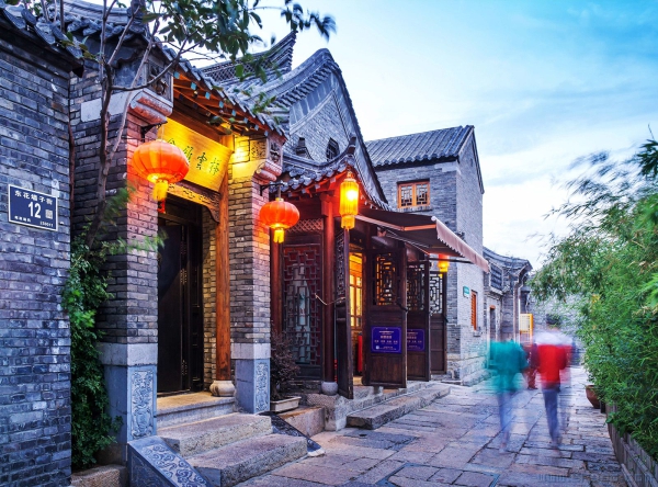 《美丽泉城》