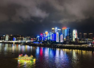 峡江夜游