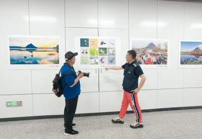 “华山四季”摄影展走进济南地铁4号线3
