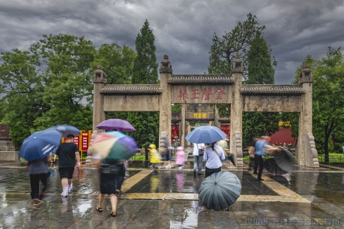 雨中游孔庙