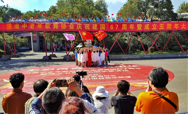 《民心向党》