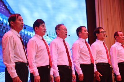 滕州市樱花苑社区重阳节演出《男声小合唱》－1