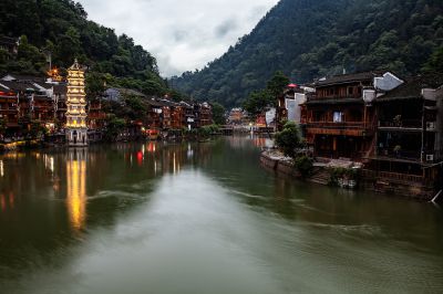 走进凤凰古城
