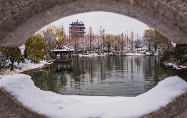 大明湖冬雪