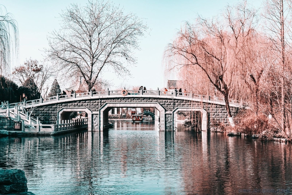 《大明湖》