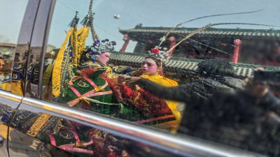 车中倩影