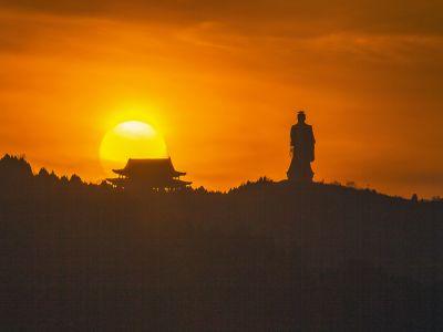 南部山区月老（衣服袖子破了也没时间补）