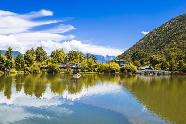 黑龙潭风光
