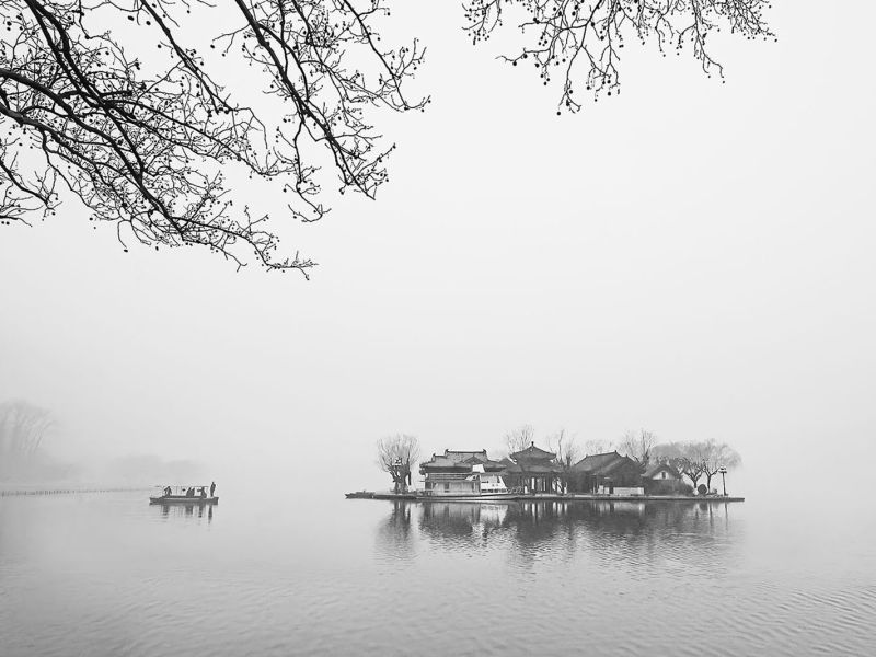 王保国《东方摄影 · 我的2025》-《济南大明湖》